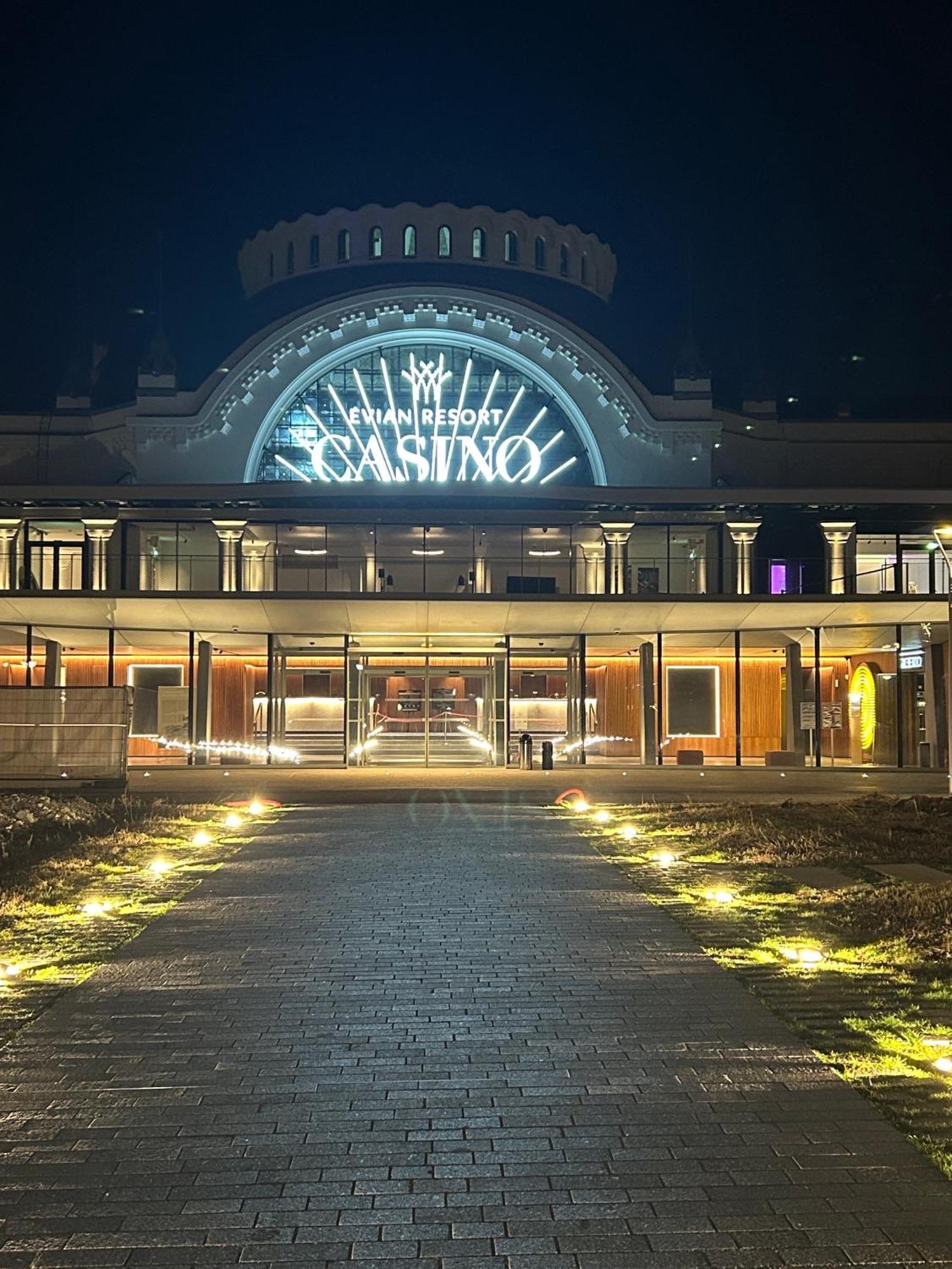 Apartamento Jolie Vue Au Calme Évian-les-Bains Exterior foto